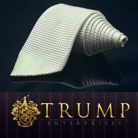 DONALD J. TRUMP White Tie Width 4” Length 59.5”